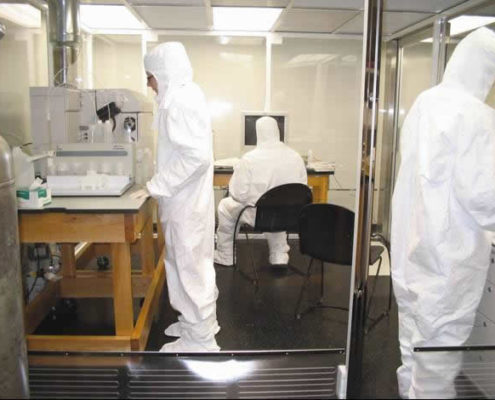 Class 100 Clean Room: Contamination free laboratory for sample analysis and manipulation