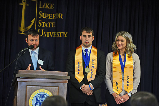 WebHonorsGrads8163