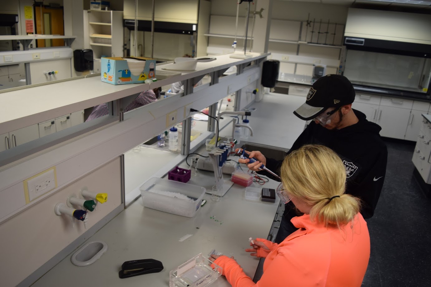 studentspipetting forensic lab