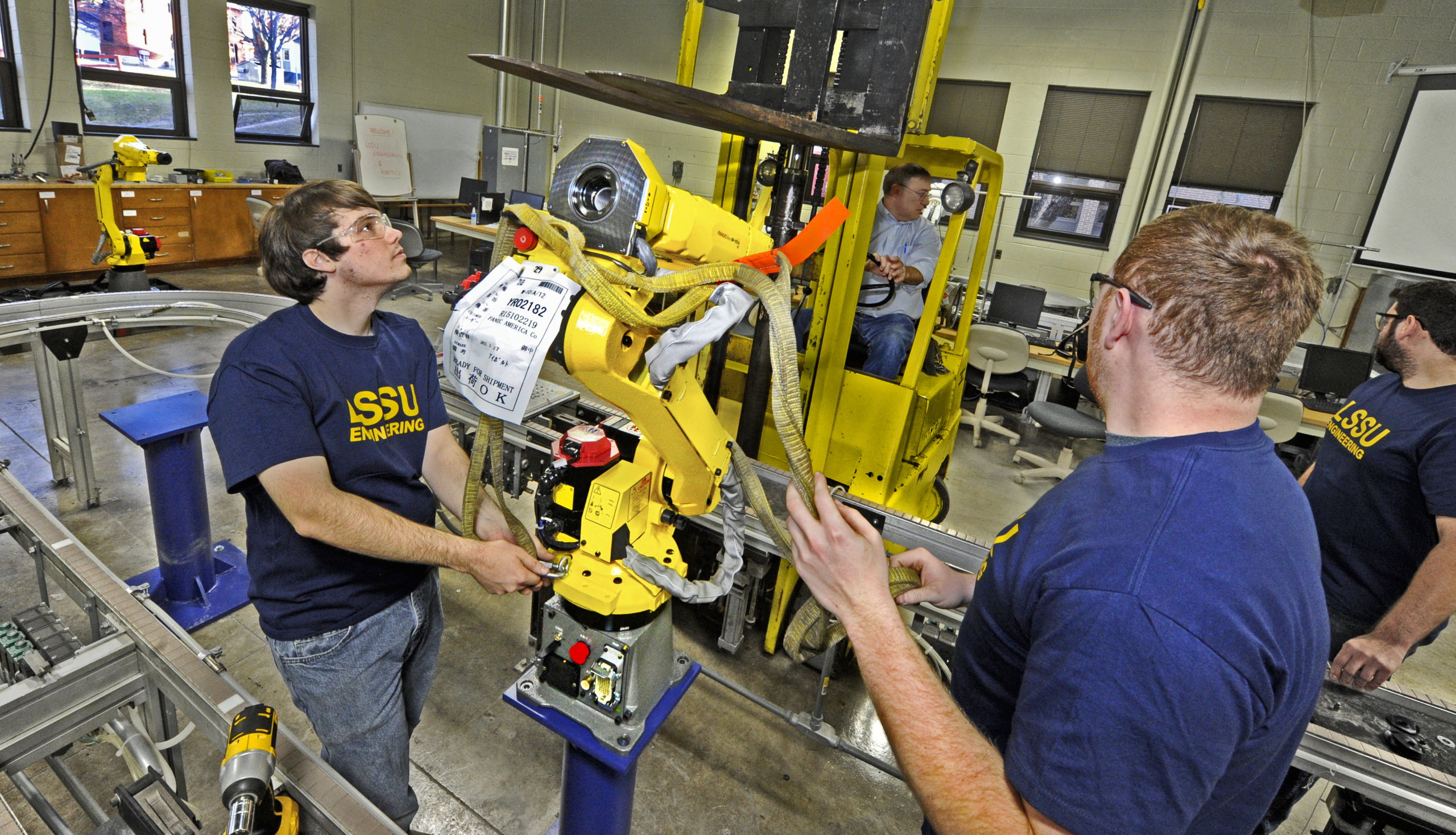 Hands on learning in a robotics lab