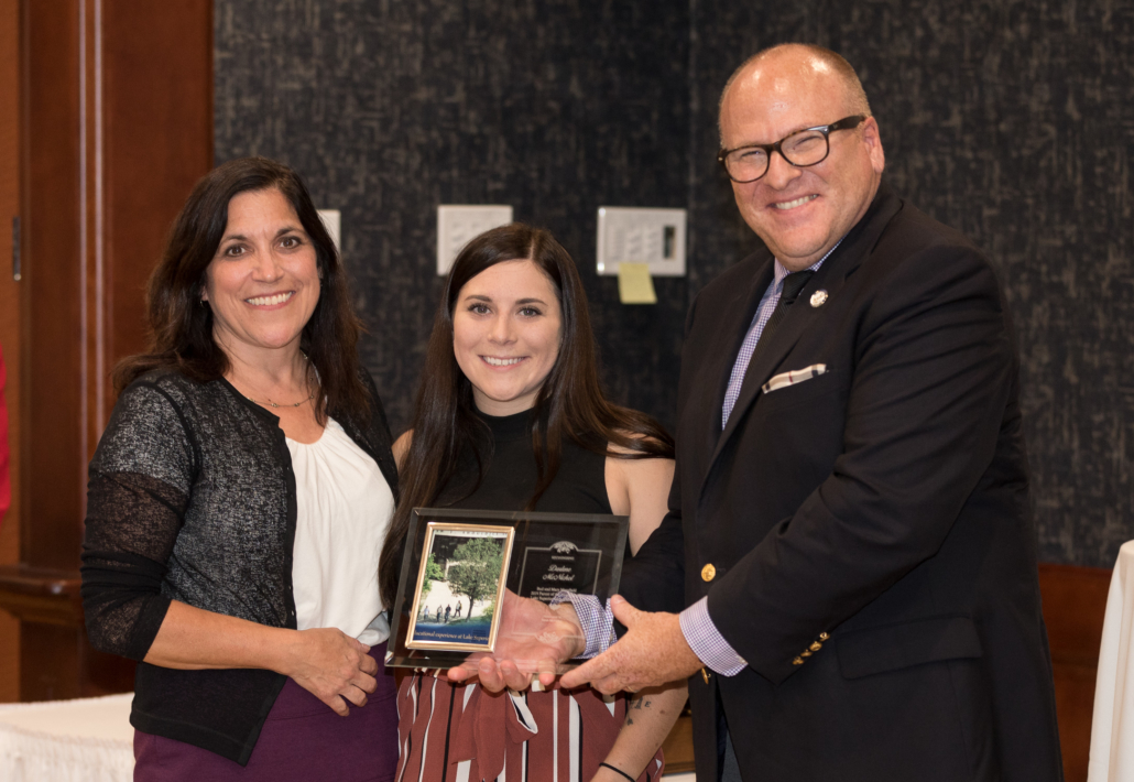 2019 Mansfield Parent of the Year recipient accepts award