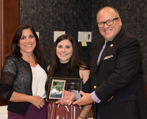 2019 Mansfield Parent of the Year recipient accepts award
