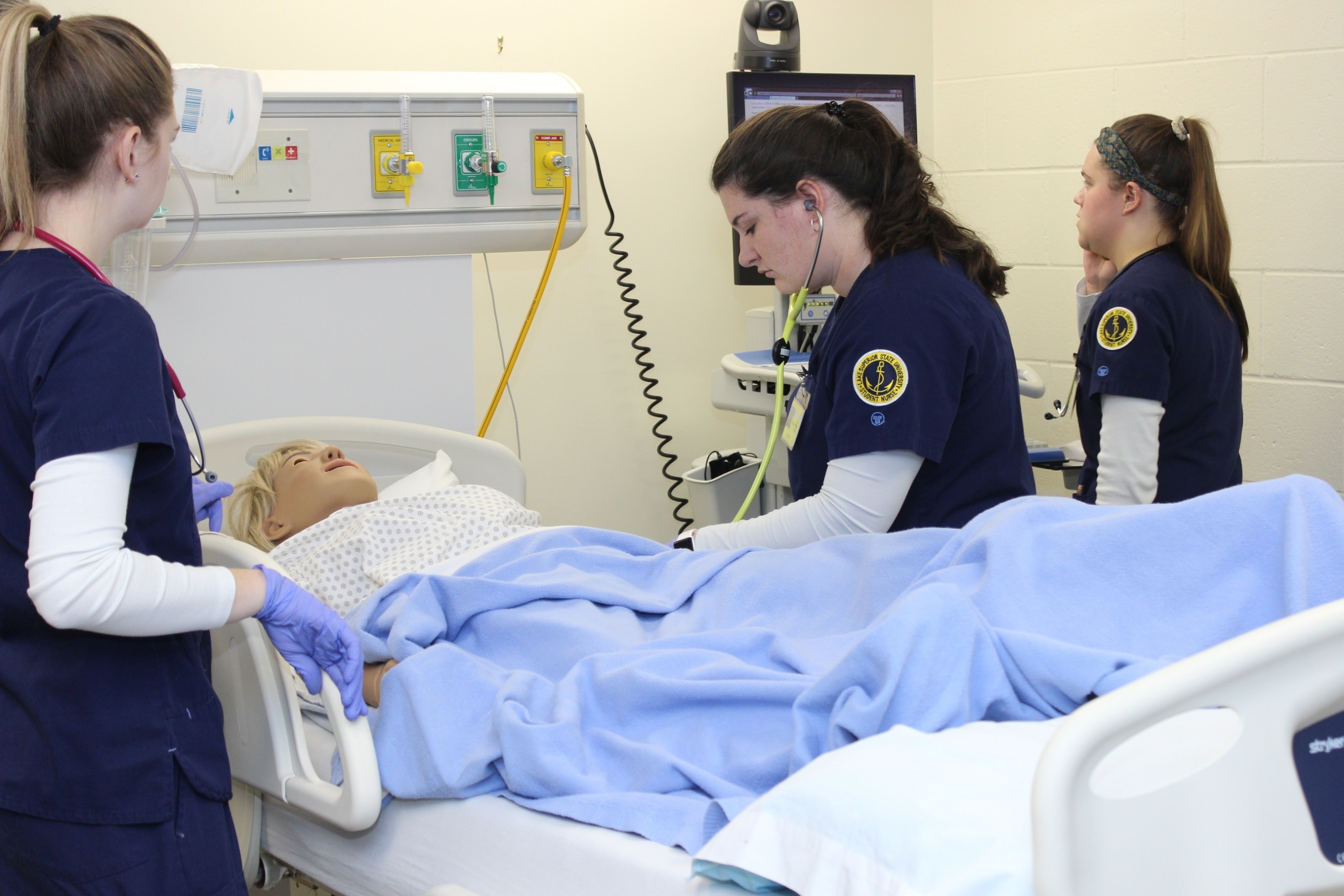 nursing students in simulation